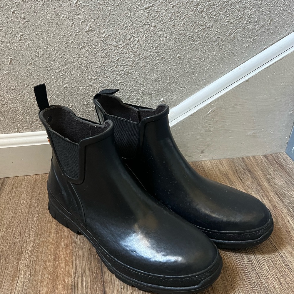 Bogs slip on rain boots size 9